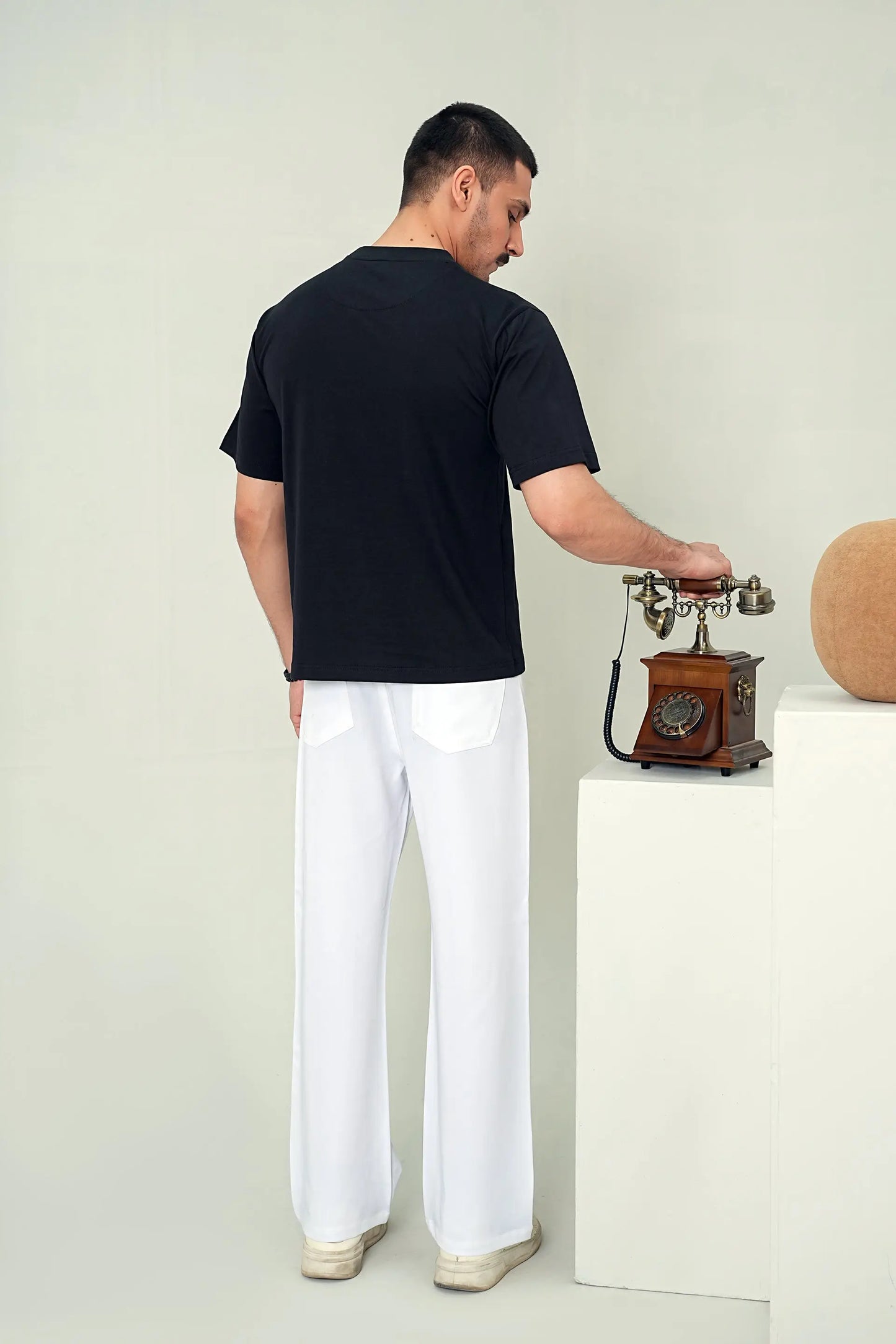 Embroidered "Weekend" Relaxed Fit - WEEKEND - I Dress Like I Dream It