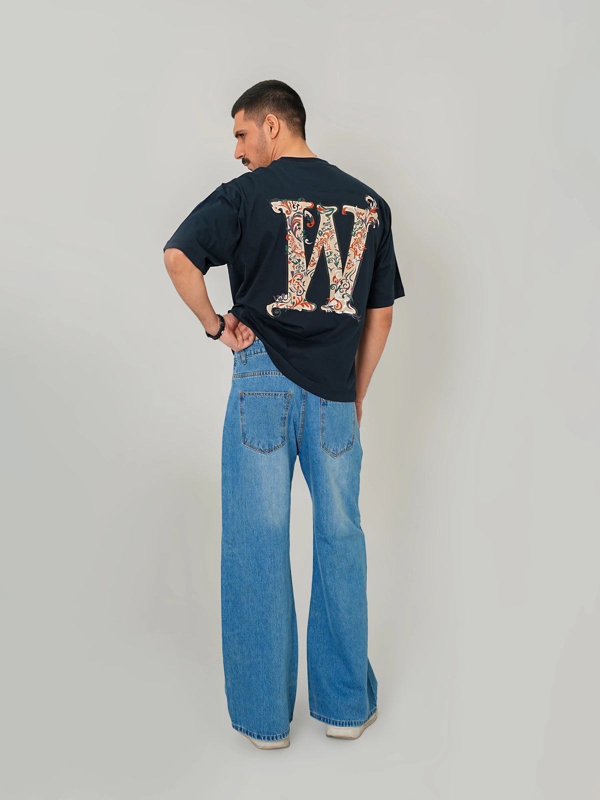 W Fitted Tee – Navy