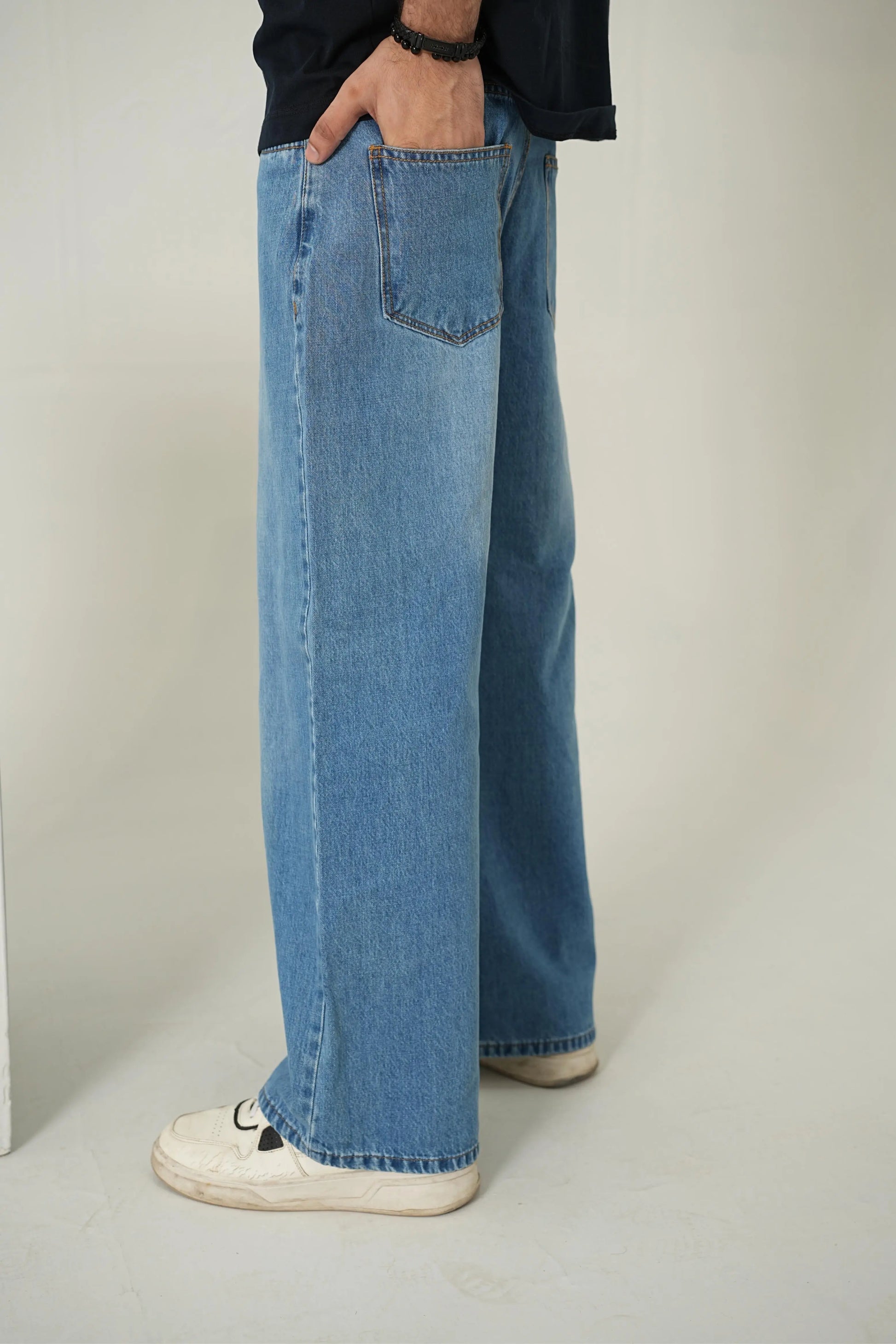 Baggy - WEEKEND - I Dress Like I Dream It